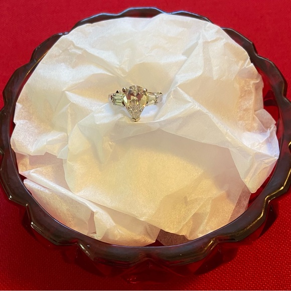 ❤️ Hershey’s Kisses Crystal 2pc. Dish ❤️ NWT - Picture 8 of 8